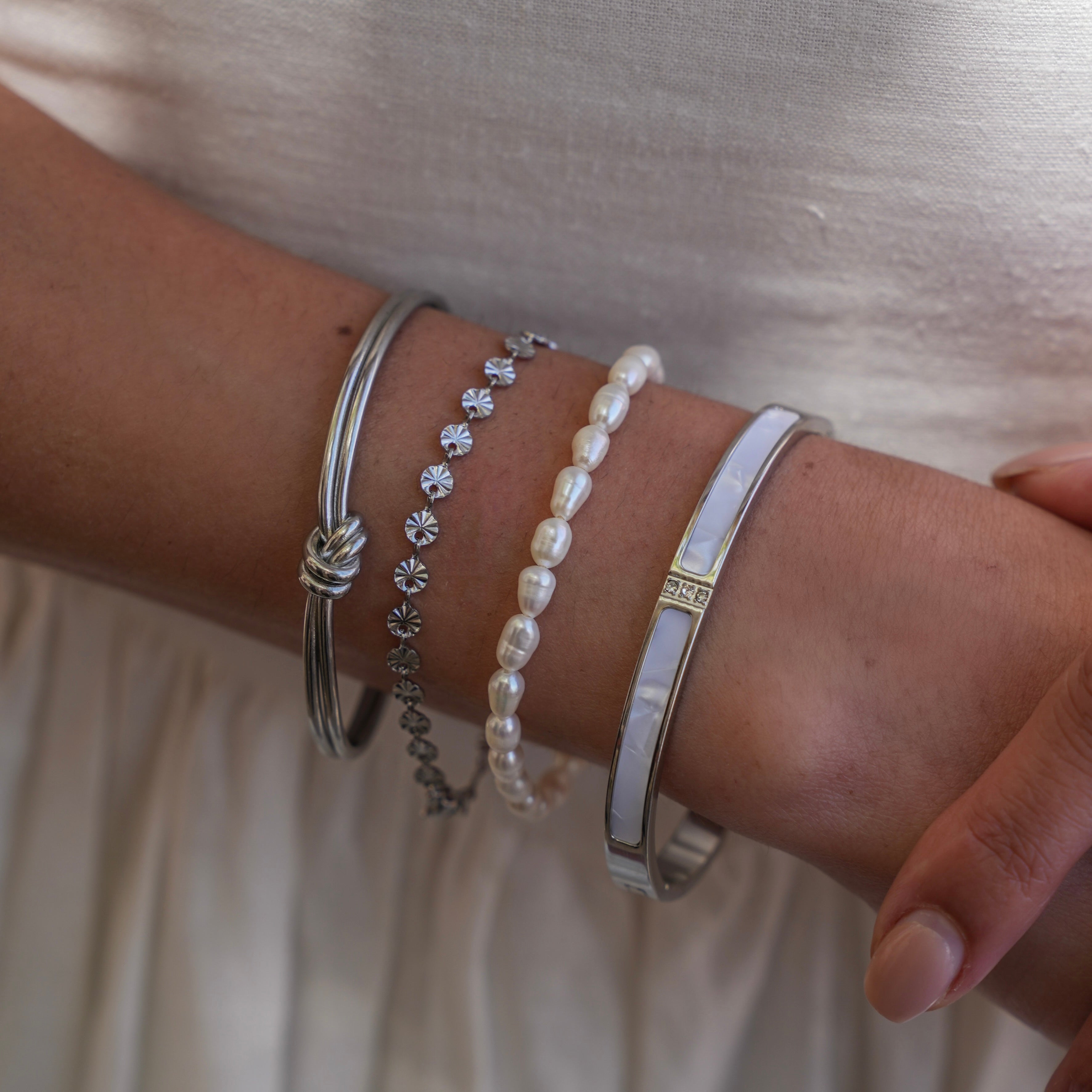 Ivory Bracelet - KØB 1, FÅ 1 GRATIS